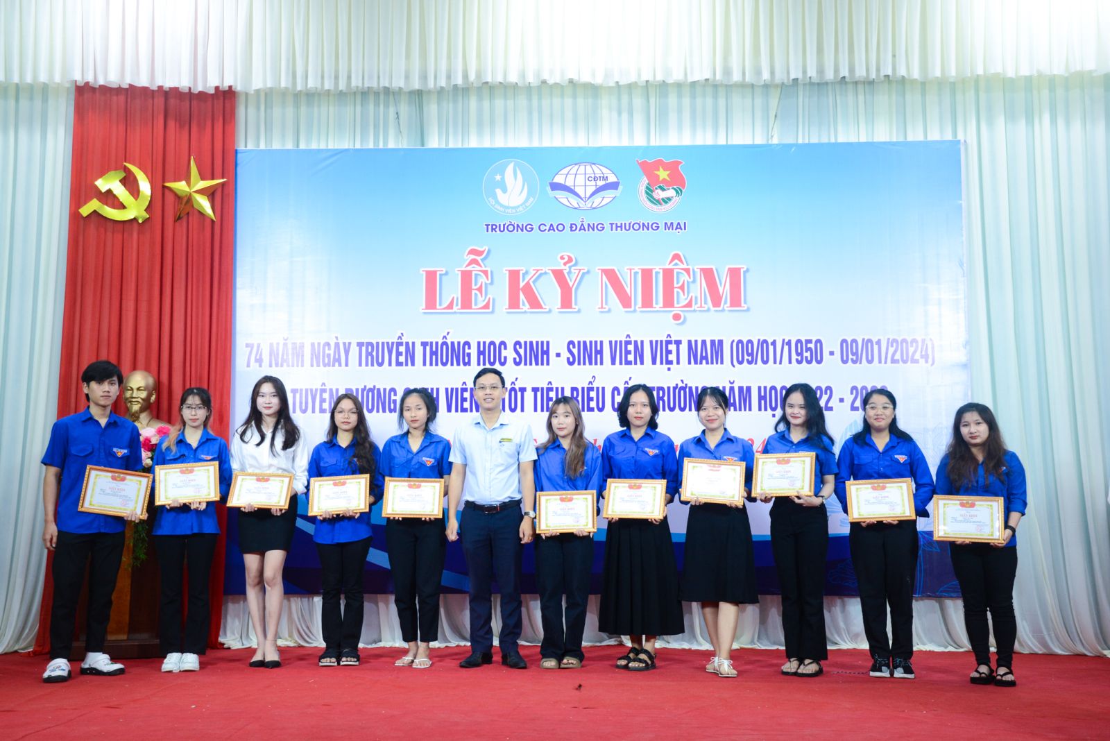 Mít tinh kỷ niệm 74 năm ngày truyền thống học sinh, sinh viên Việt Nam